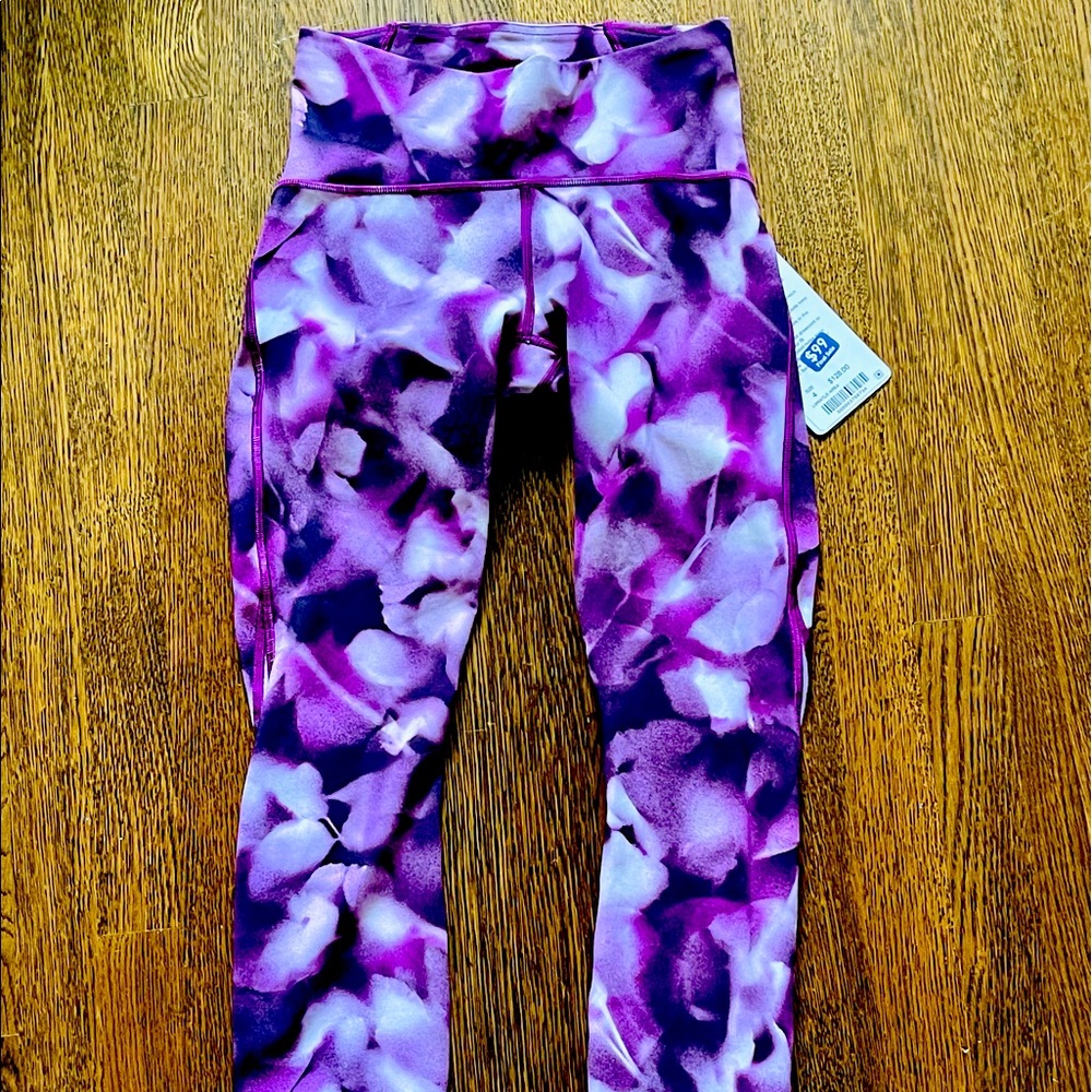 NEW LULULEMON Purple/Magenta Marbled 7/8 Fast and Free